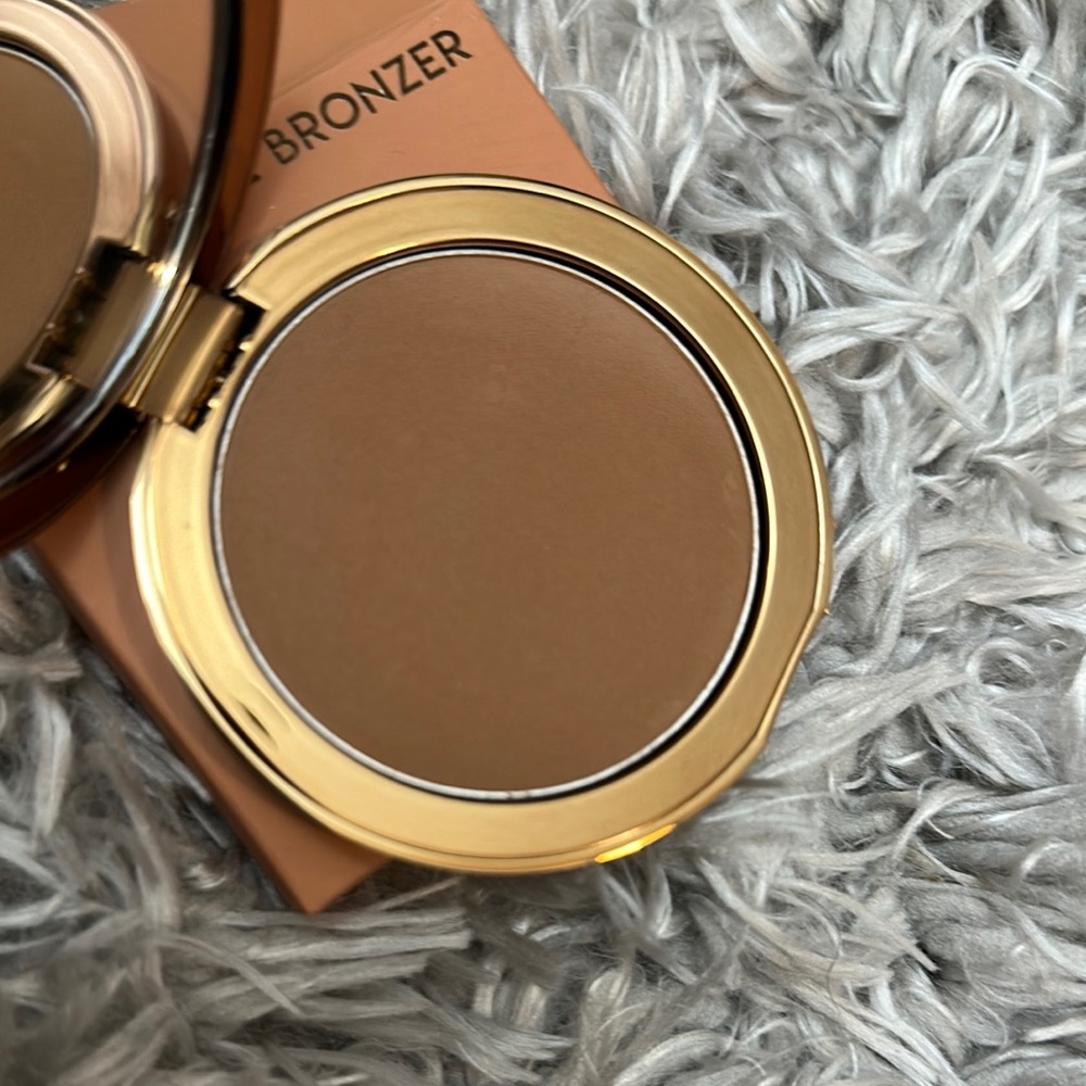 Melt Ultra-Matte Bronzer - Picture 3 of 6